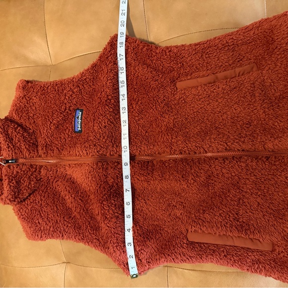 Patagonia Women's Burnished Red Fleece Vest NWT - Picture 13 of 15